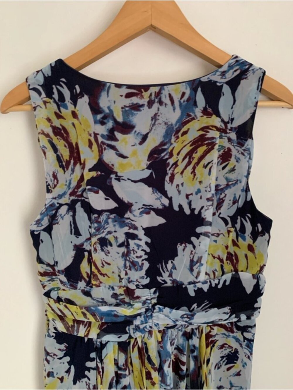 Jonathan Martin Floral Midi Dress - Picture 7 of 10